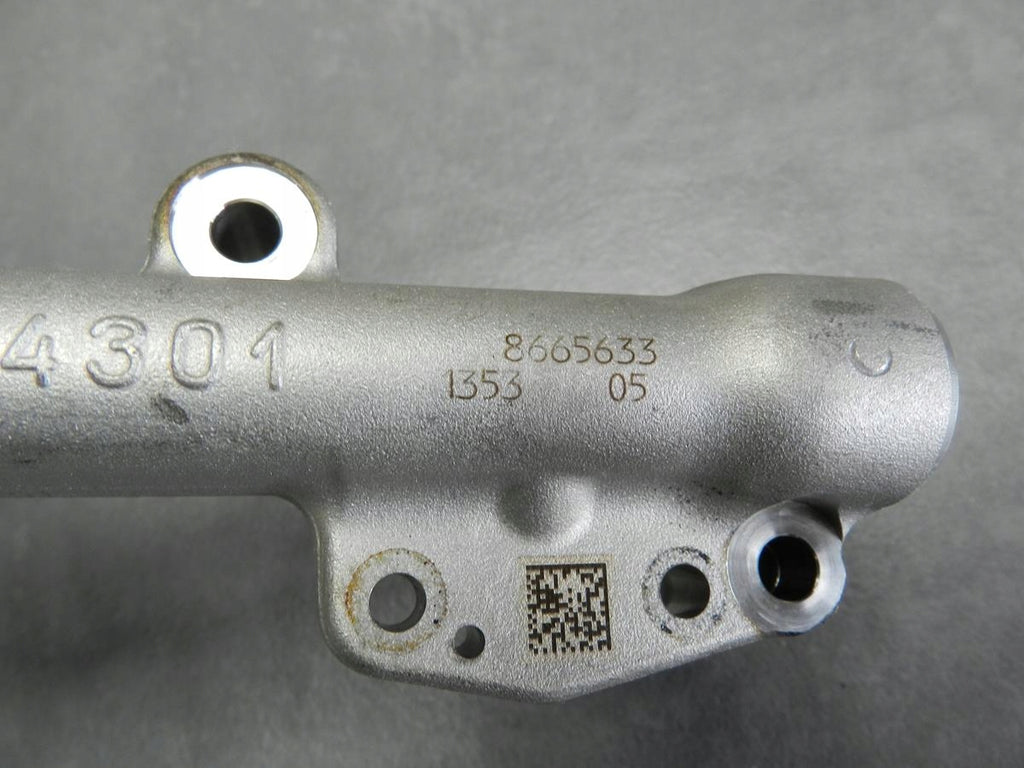 BMW 3 G20 2.0i INJECTION RAIL 8665633