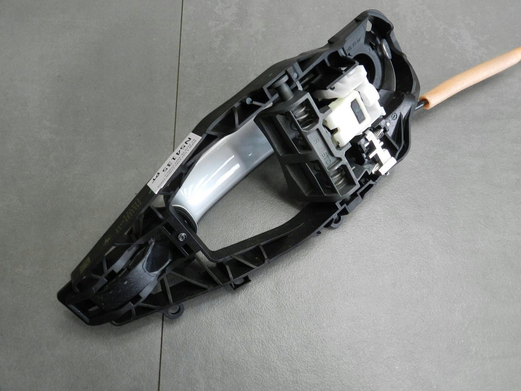 BMW 5 G31 HANDLE RIGHT REAR A83 7401204 8492198