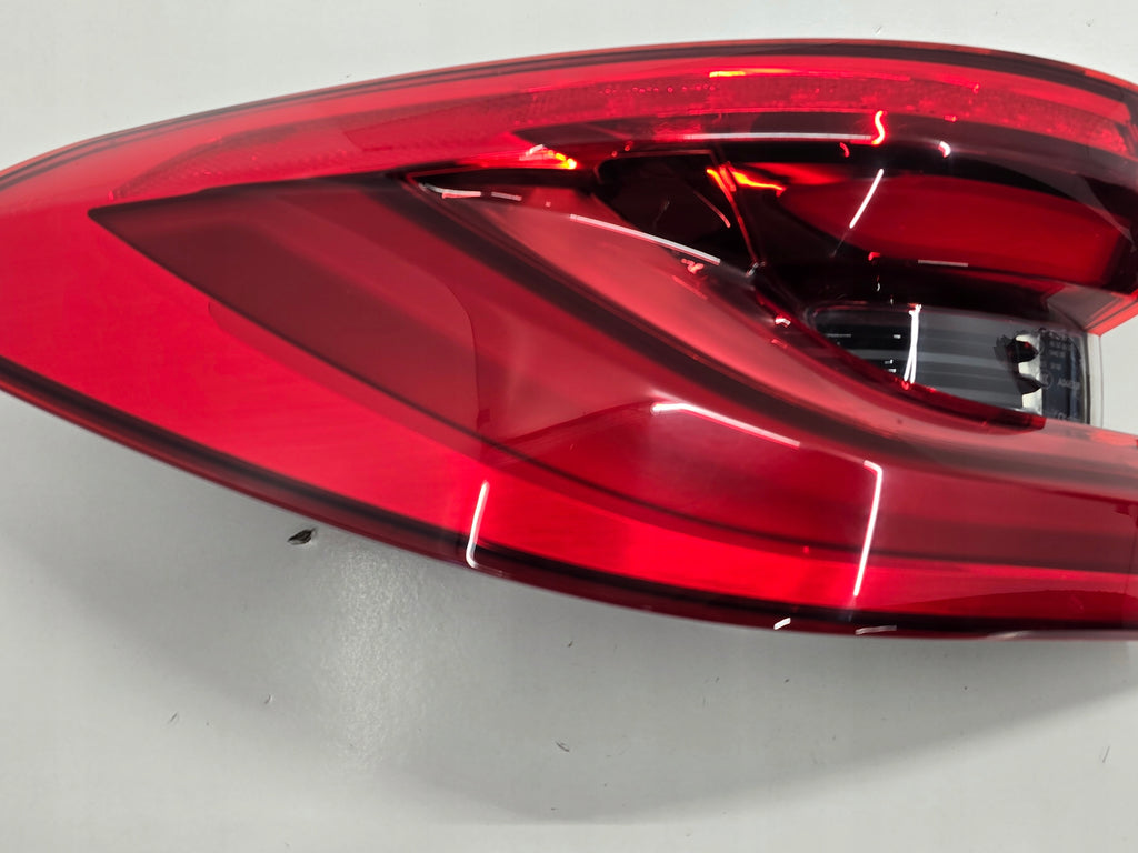 BMW 6 GT G32 17R LAMP LEFT REAR 7376483