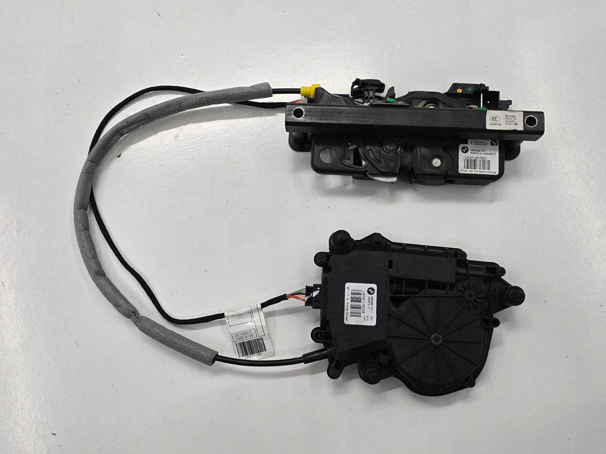 BMW 6 GT G32 17R TAILGATE PULL LOCK 7411760