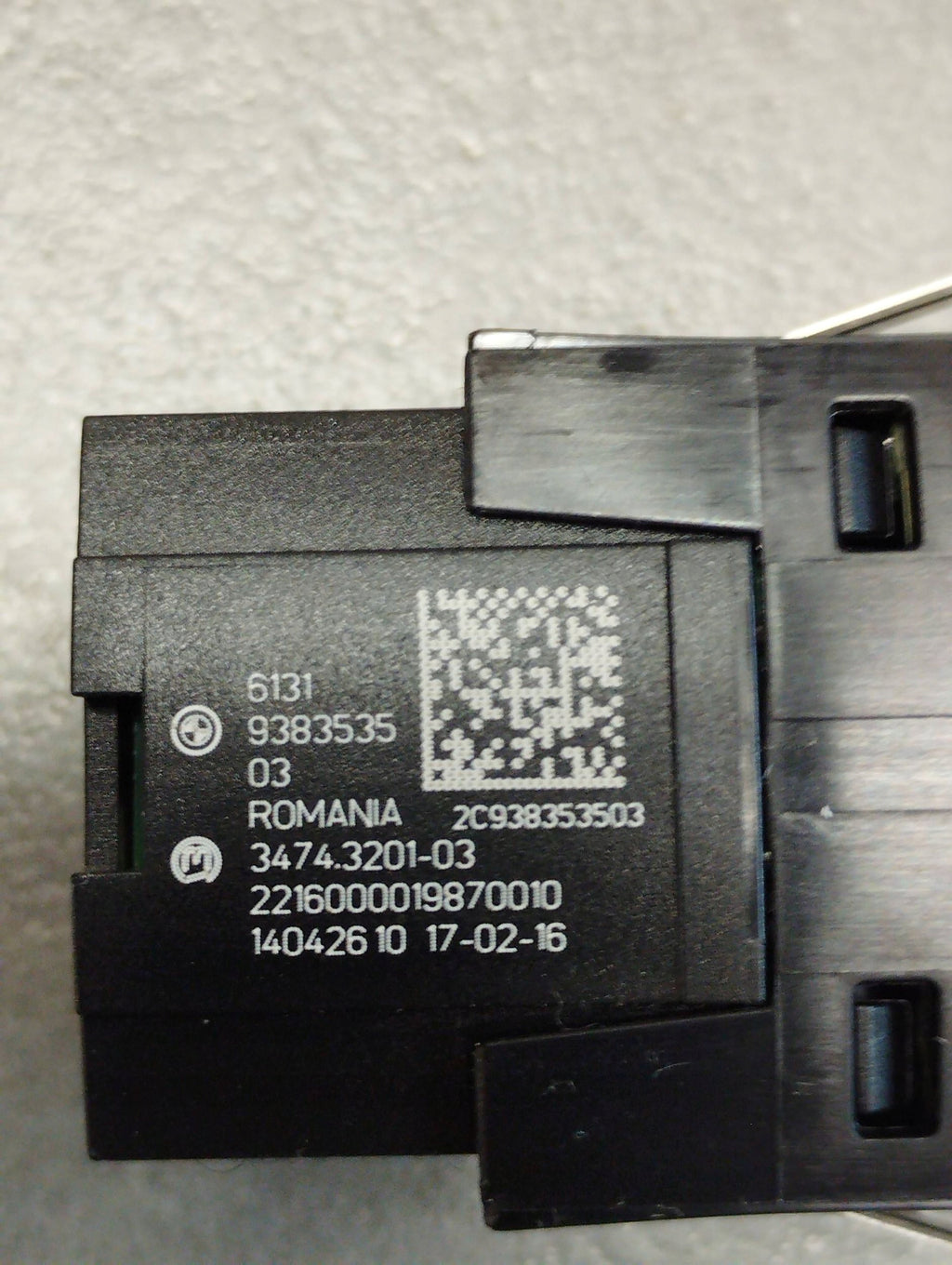 BMW 7 G11 EMERGENCY SWITCH 9383535