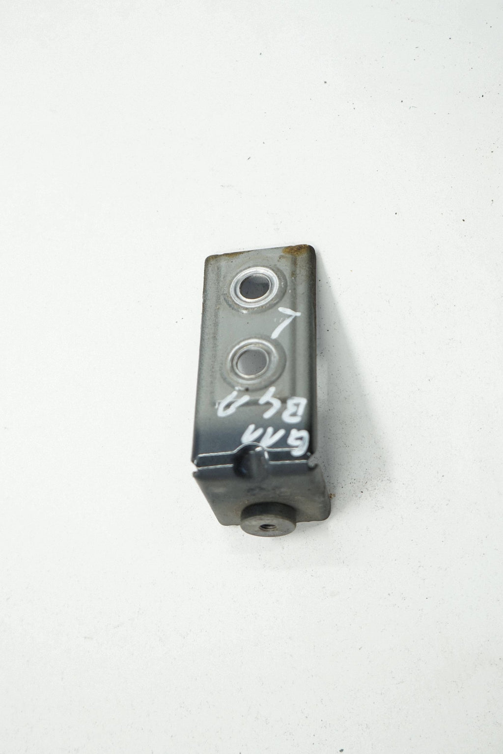 BMW 7 G11 G12 17R BRACKET FENDER MOUNT LEFT FRONT B41 7347426
