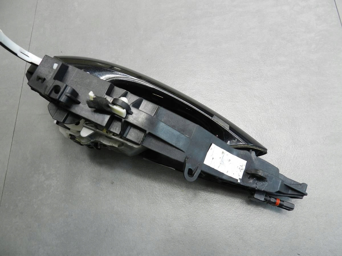 BMW 7 G12 HANDLE RIGHT FRONT KEYLESS 475