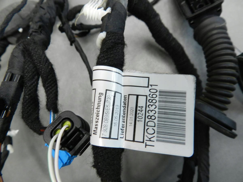 BMW 8 G15 LEFT DOOR HARNESS 7928089
