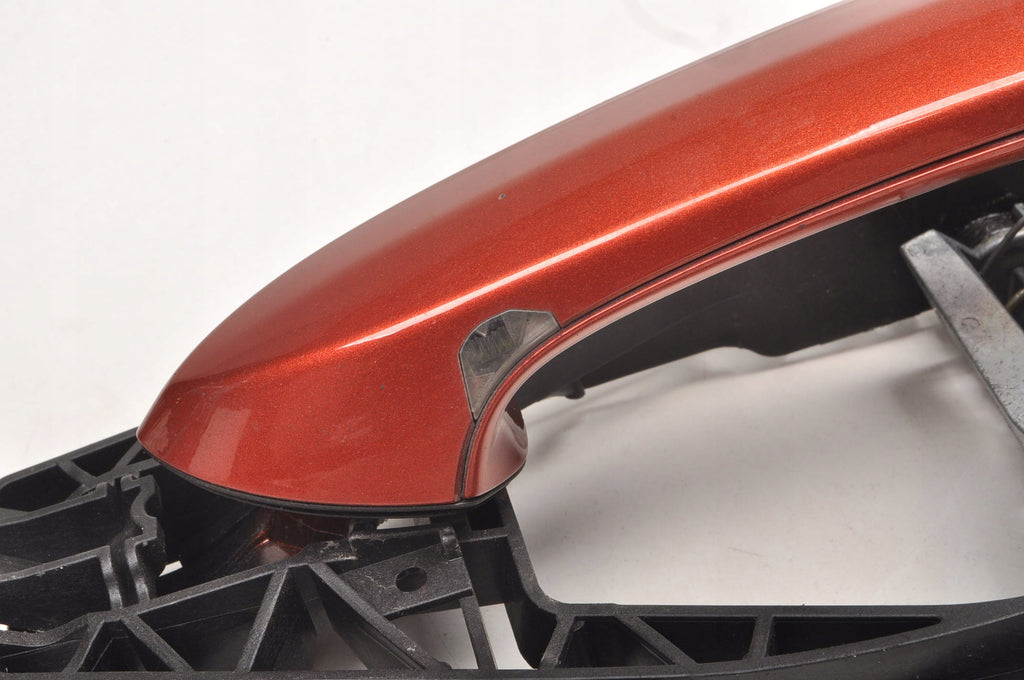 BMW 8 G16 DOOR HANDLE LEFT REAR 9881775