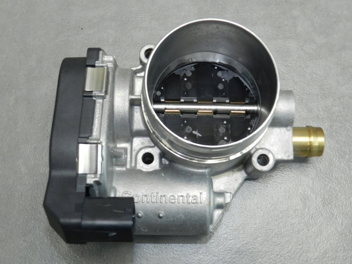 BMW X3 F25 2.0i THROTTLE 7588625