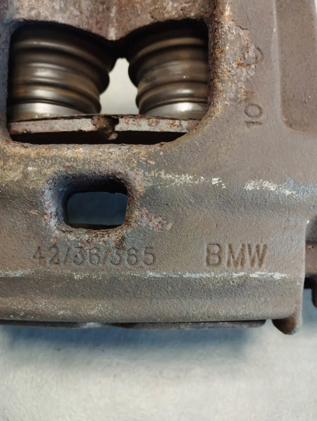 BMW X5 F15 CLAMP RIGHT FRONT 42/36/365