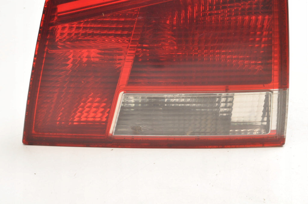 C III LAMP RIGHT REAR IN FLAP STATION WAGON 13184025