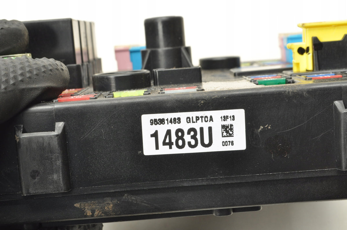 CHEVROLET CAPTIVA AND 2.2 VCDI 184KM FUSE BOX 95381483