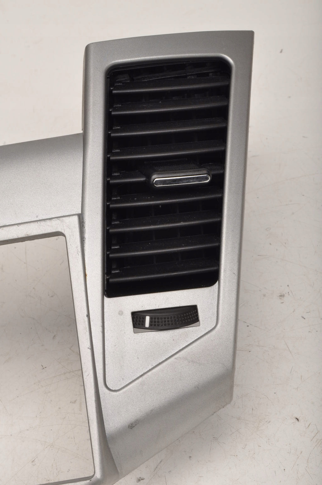CHEVROLET CRUZE AND GRILLE RADIO FRAME