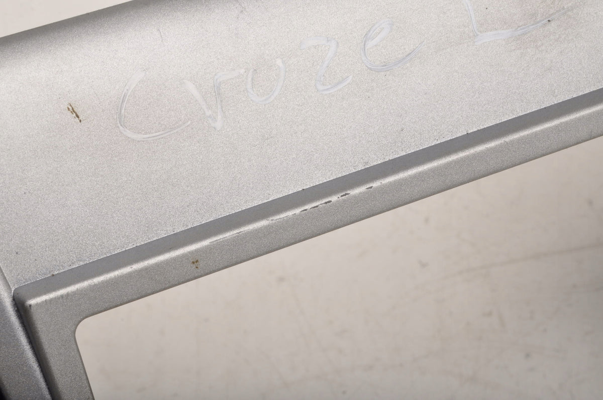 CHEVROLET CRUZE AND GRILLE RADIO FRAME
