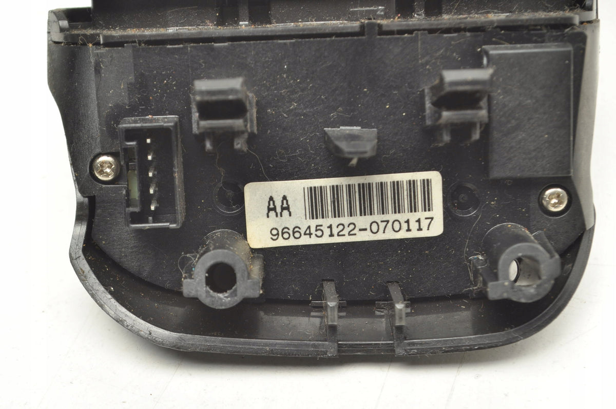 CHEVROLET EPIC II STEERING WHEEL BUTTONS 96645143 96645122