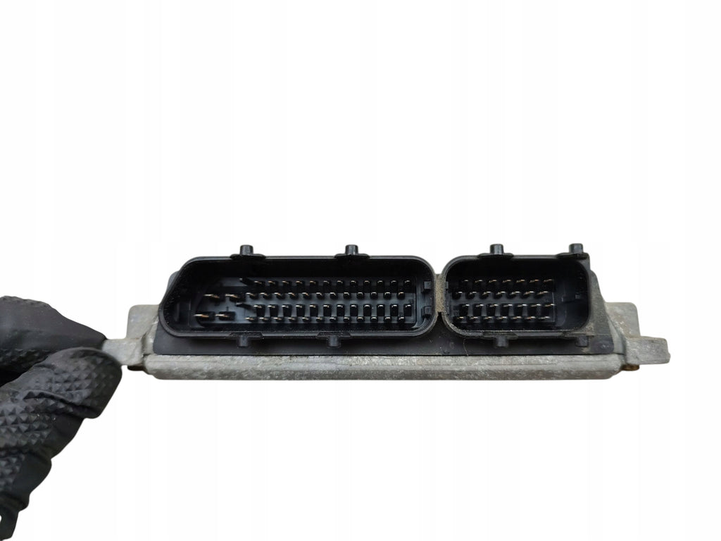 COMPUTER ENGINE CONTROLLER SKODA OCTAVIA I 1.8 T 06A906018GB 0261206520