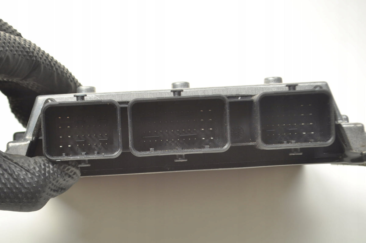 COMPUTER ENGINE CONTROLLER VOLVO C30 S40 II V50 C70 2.0 16V 145KM 30788961