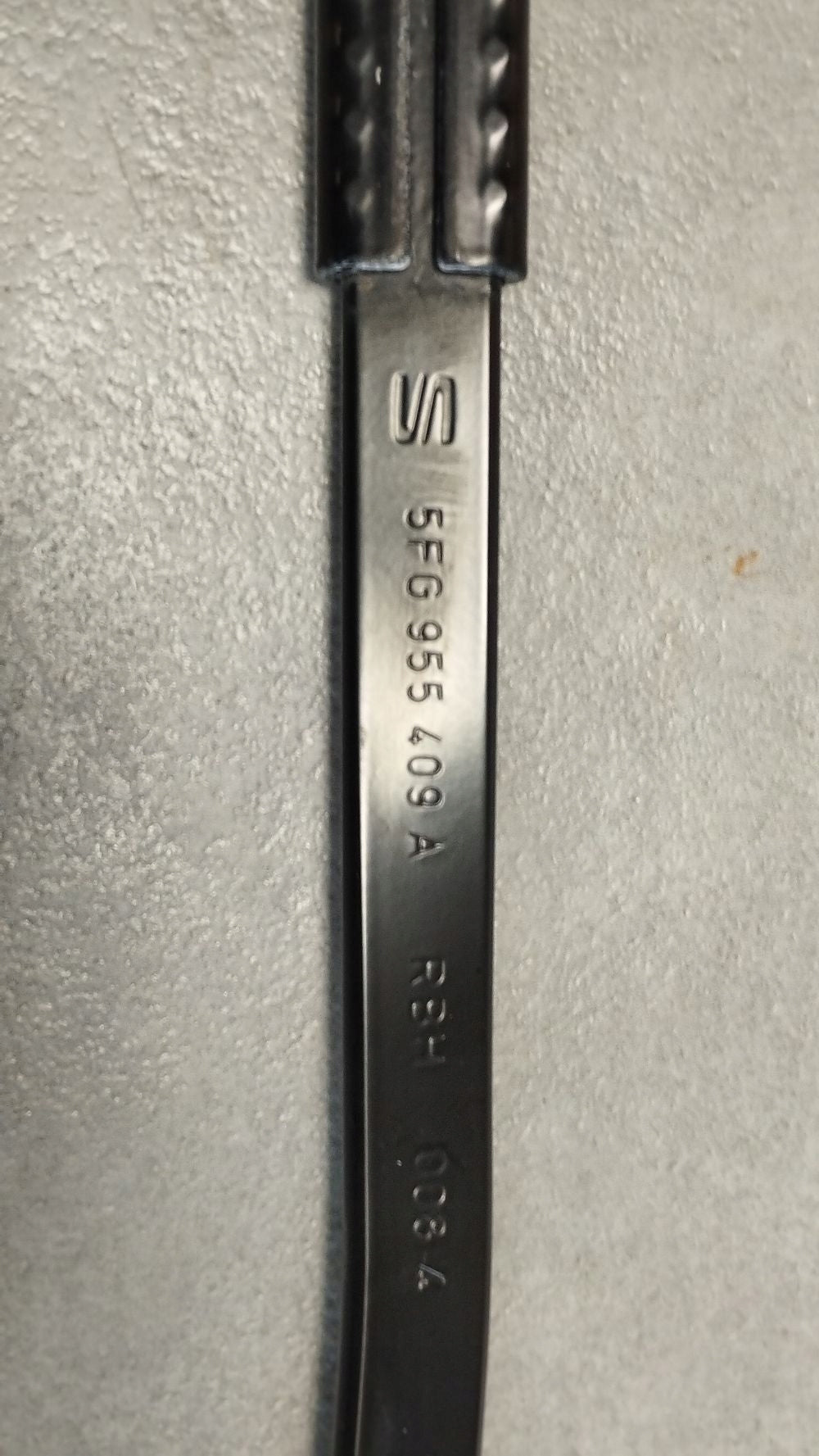 Cupra Formentor Windshield Wiper Arm Left 5FG955409A
