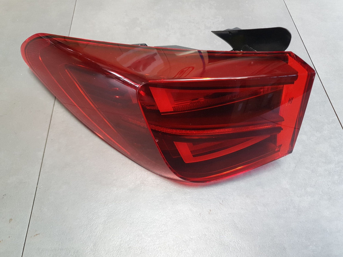 Cupra Leon IV KOMBI Lamp left rear 5FA945207D