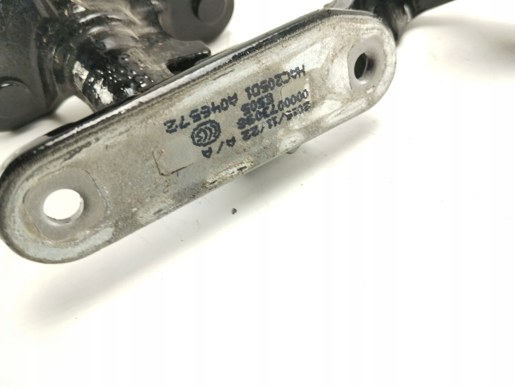 DOOR HINGE RIGHT FRONT UP AND DOWN MERCEDES C205 A205