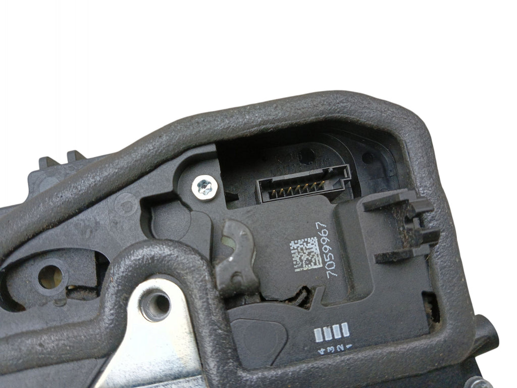DOOR LOCK LEFT FRONT 7 PIN BMW E91 E90 E92 E93 E81 E82 E7 E88 7059967
