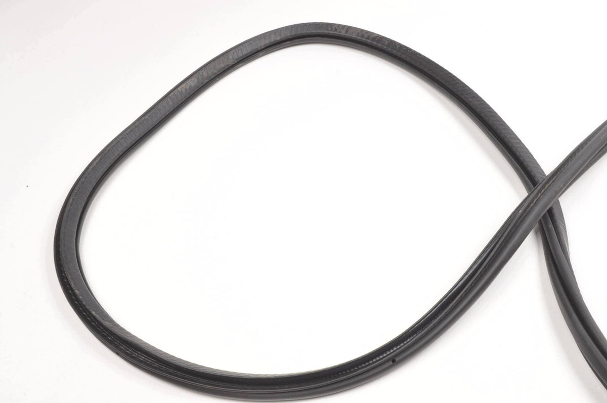 DOOR SEAL LEFT REAR VOLVO XC60 II 32229254