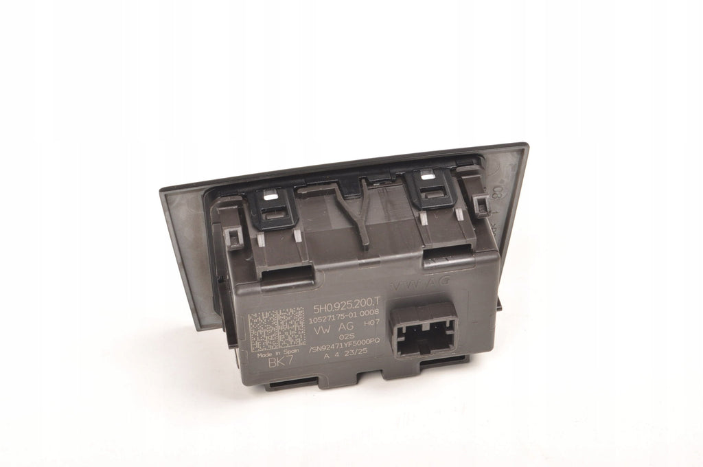 EMERGENCY LIGHT SWITCH VOLKSWAGEN GOLF VIII 5H0925200T 2025