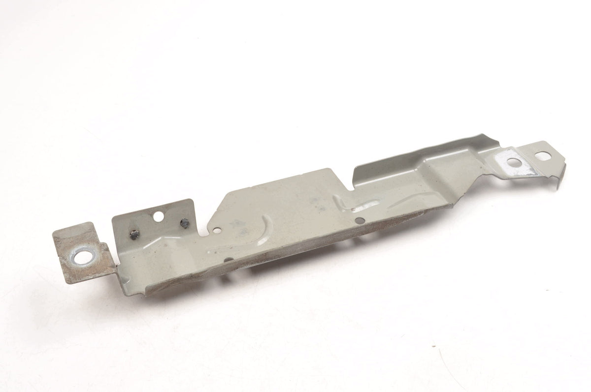 FENDER MOUNT RIGHT FRONT VOLVO S90 II V90