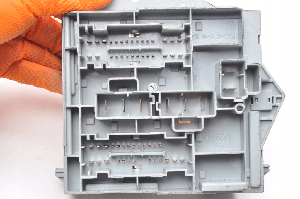 FIAT CROMA II 1.9 D 150KM FUSE BOX 51738103