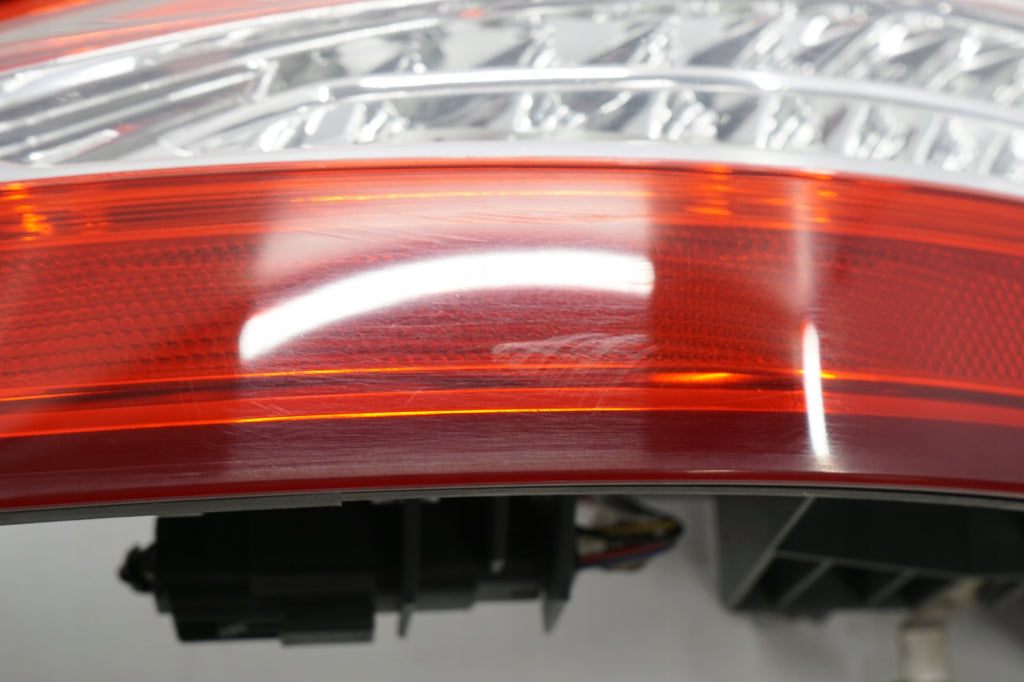 FORD MK5 HB 15R LAMP LEFT REAR DS73-13405-FH DAMAGED