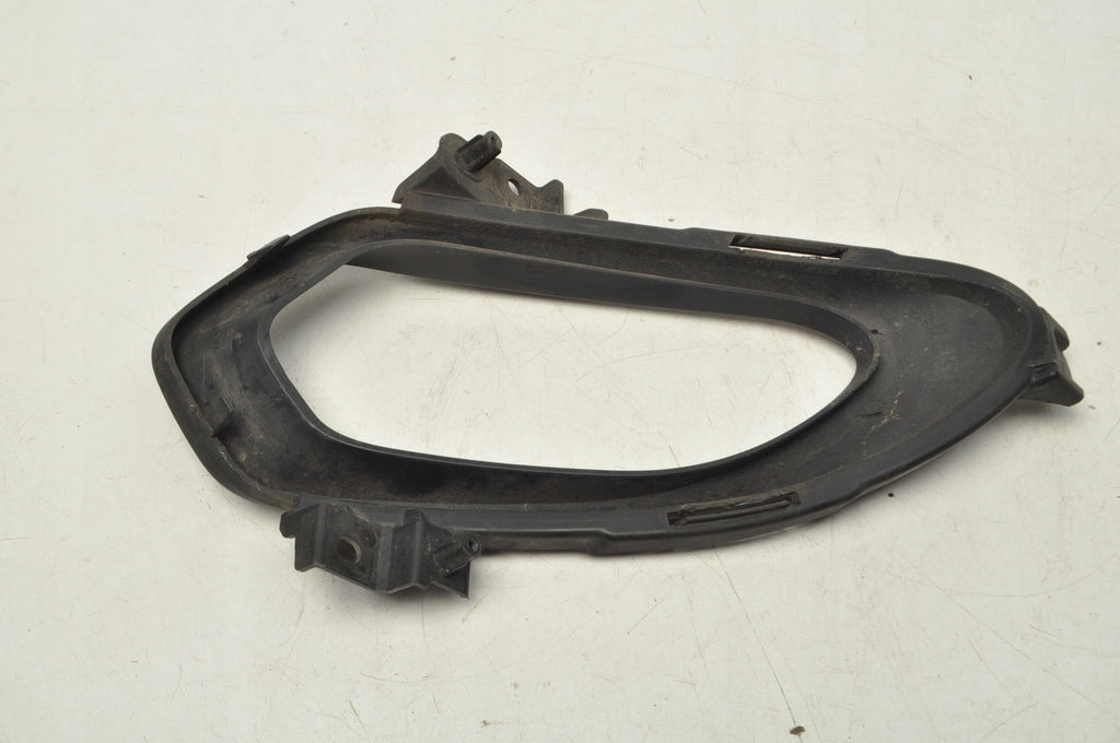 FRAME HALOGEN GRILLE LEFT KIA CEED II XA2865-63020