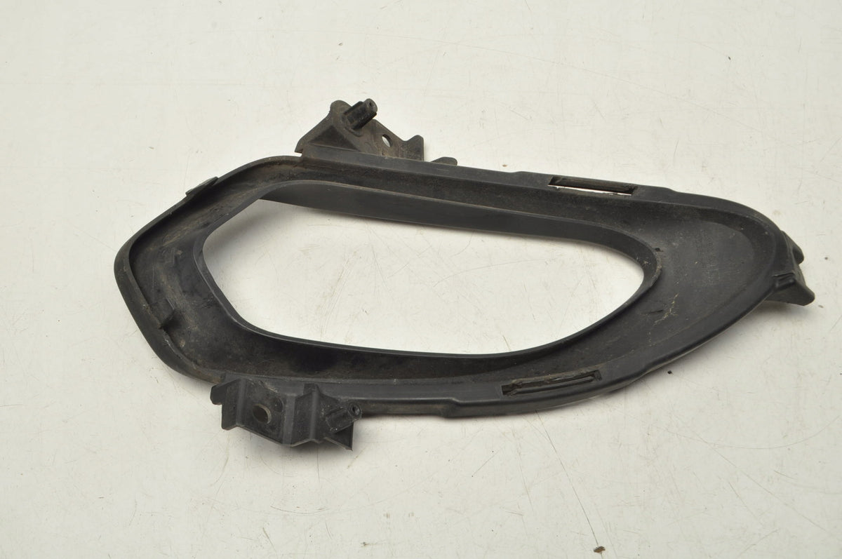 FRAME HALOGEN GRILLE LEFT KIA CEED II XA2865-63020