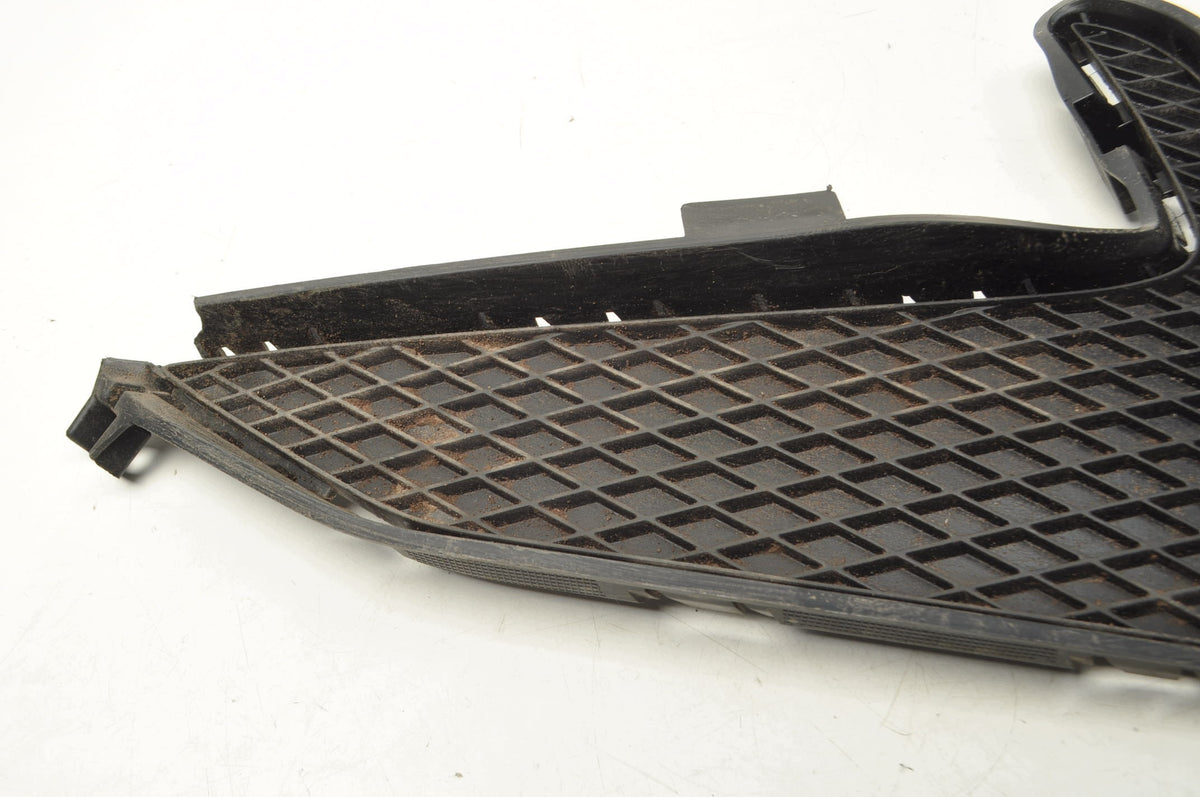 FRAME HALOGEN GRILLE LEFT MG 3 III 11222235 2025