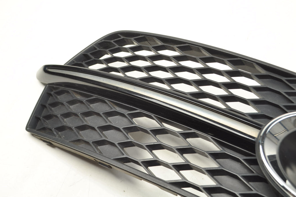 FRAME HALOGEN GRILLE RIGHT AUDI Q5 8R0807682N S-LINE LIFT