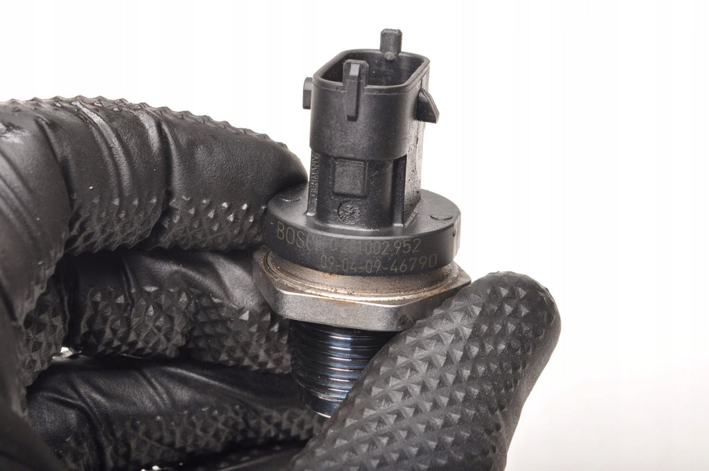 FUEL PRESSURE SENSOR VOLVO C30 S40 II C70 V50 2.4 D5 179KM 0281002952
