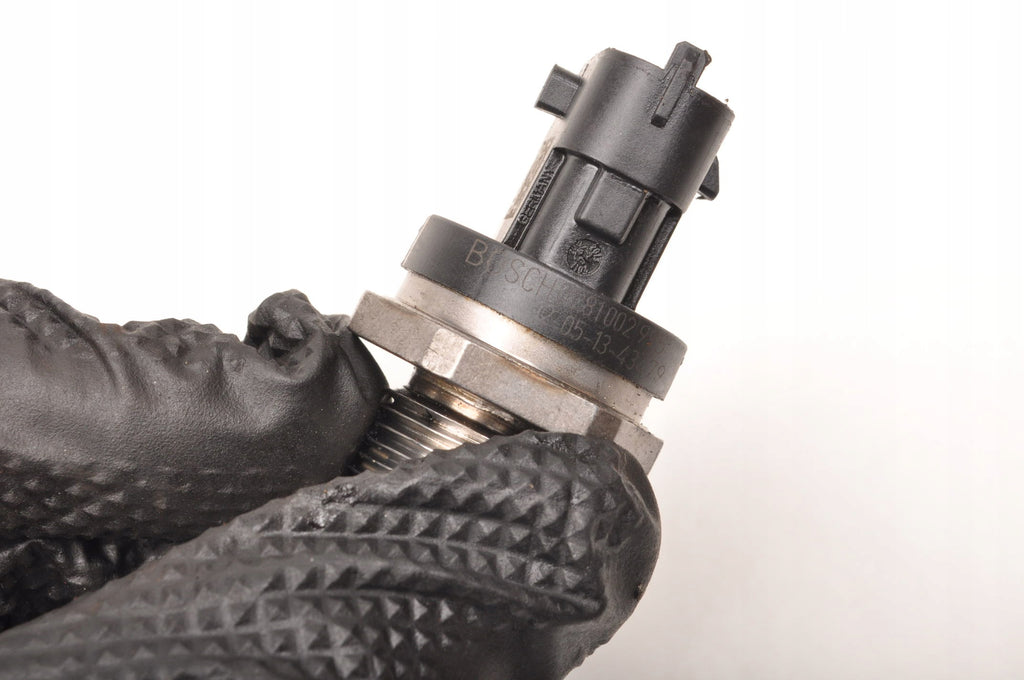 FUEL PRESSURE SENSOR VOLVO C70 II V70 III S80 II D3 2.4 D5 0281002995