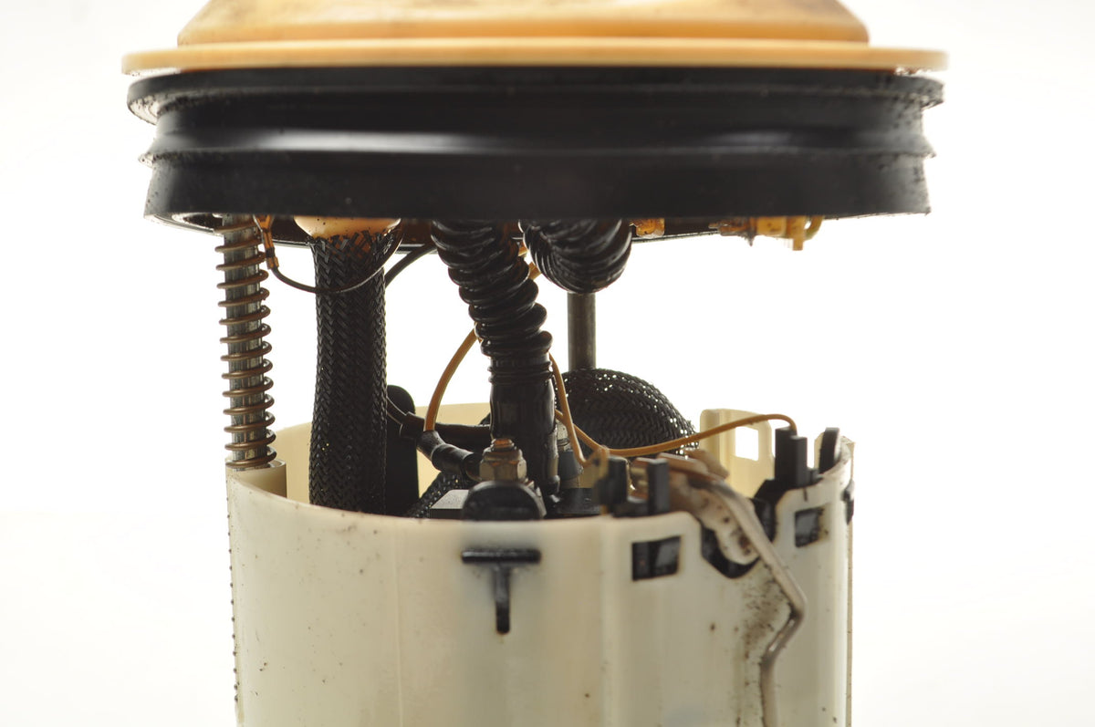 FUEL PUMP VOLVO C30 S40 II C70 V50 30792594