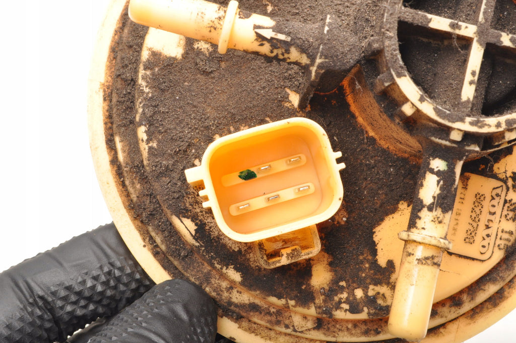 FUEL PUMP VOLVO S60 AND V70 II S80 XC90 2.0 T 20V 8629780