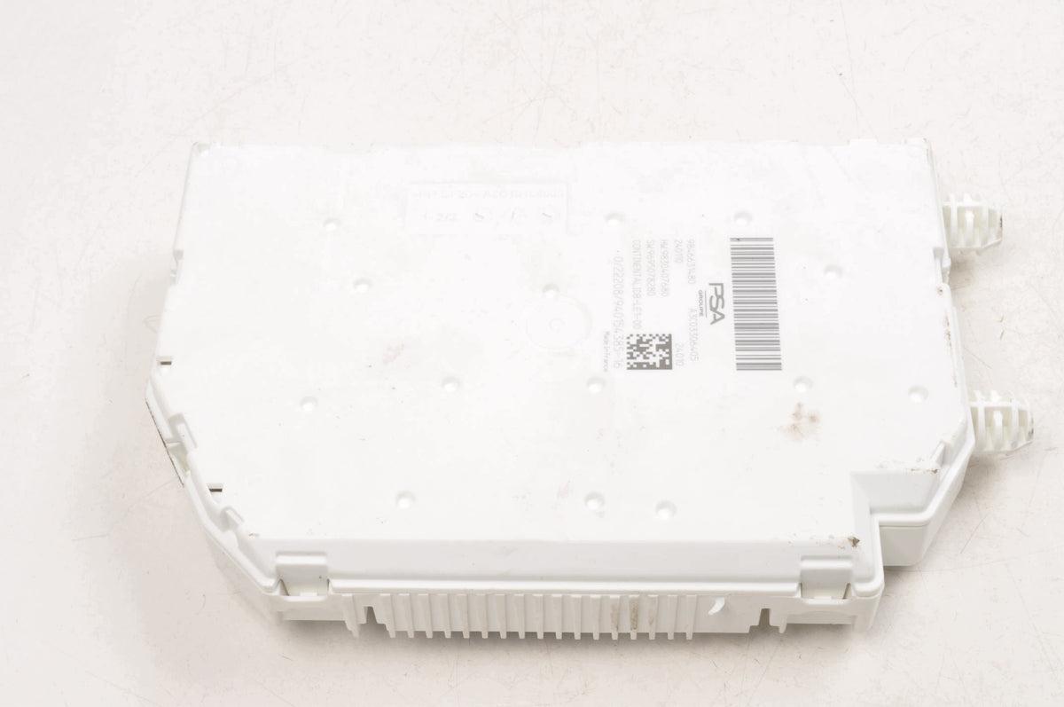 FUSE BOX OPEL ASTRA L 9846631480