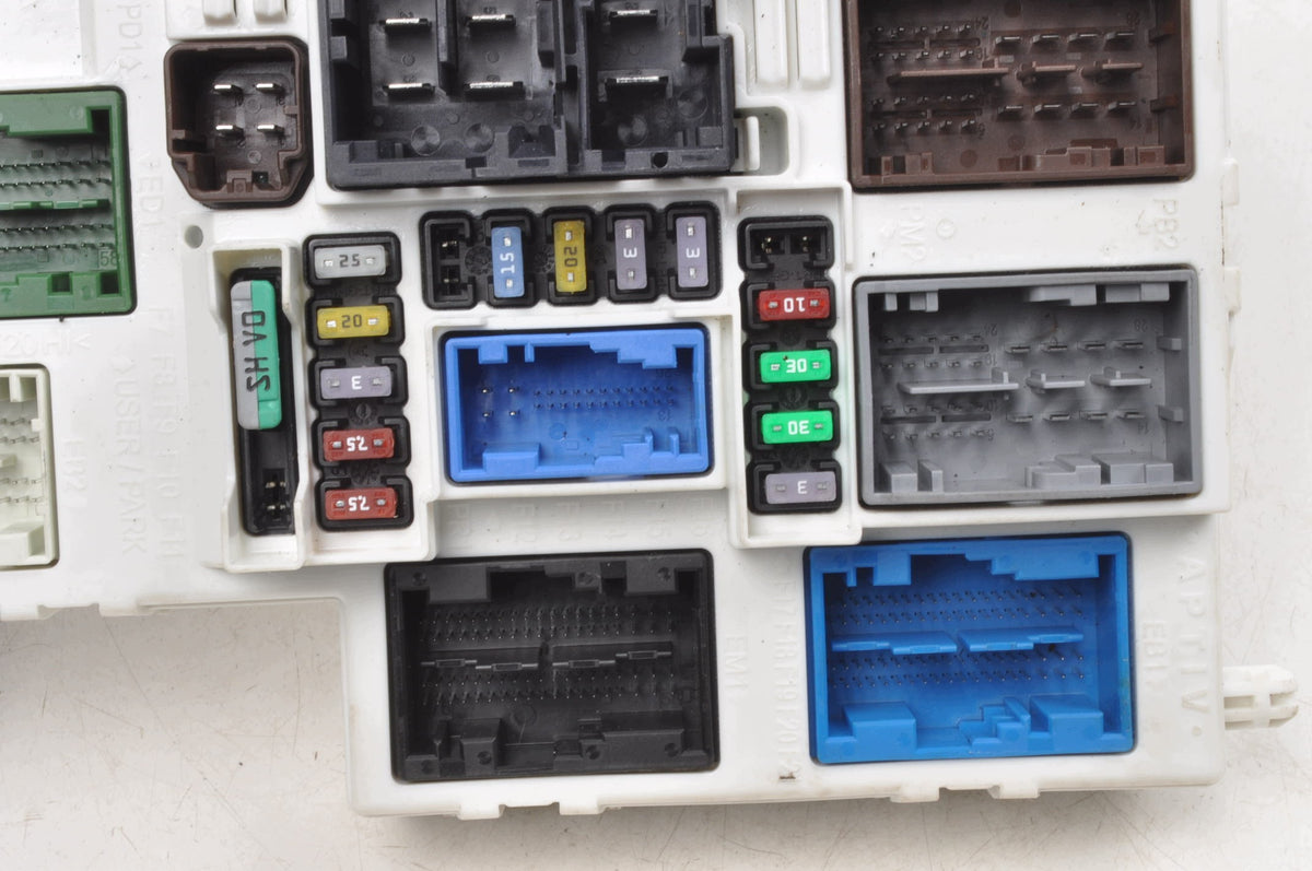 FUSE BOX OPEL ASTRA L 9857474480