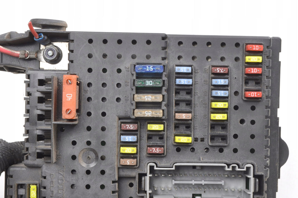 FUSE BOX VOLVO S60 AND V70 II 2.4 20V 140 KM 30786648