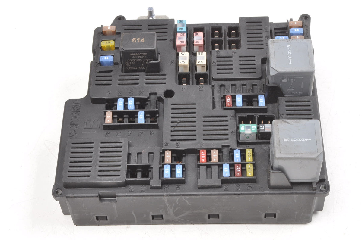 FUSE BOX VOLVO S60 III V60 II XC60 XC90 V90 S90 31473772