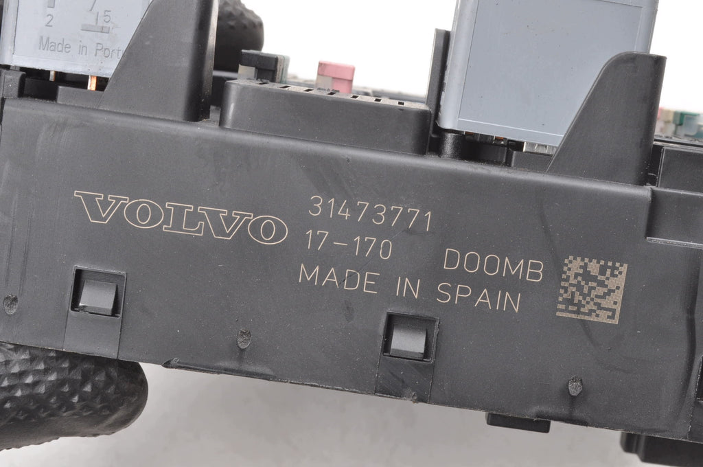 FUSE BOX VOLVO XC60 II 31473771
