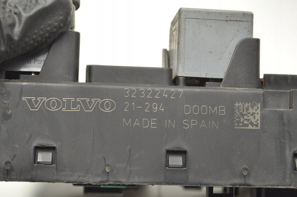 FUSE BOX VOLVO XC60 II XC90 II 2.0 16V B4 32322427