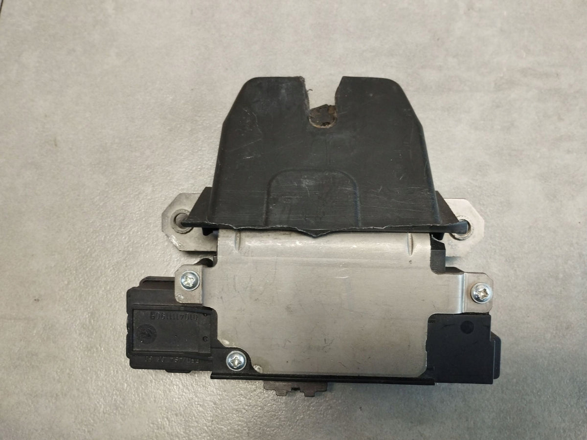 Ford Focus II Tailgate lock 01041111905