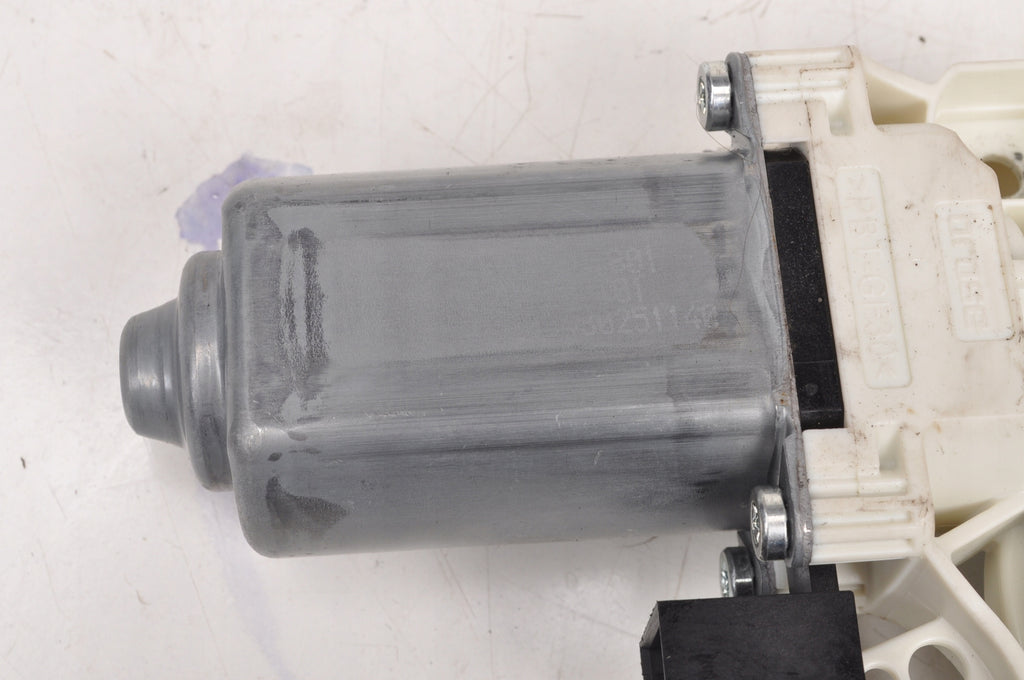 GOLF VII WINDOW MOTOR RIGHT FRONT 4K0959801 20R