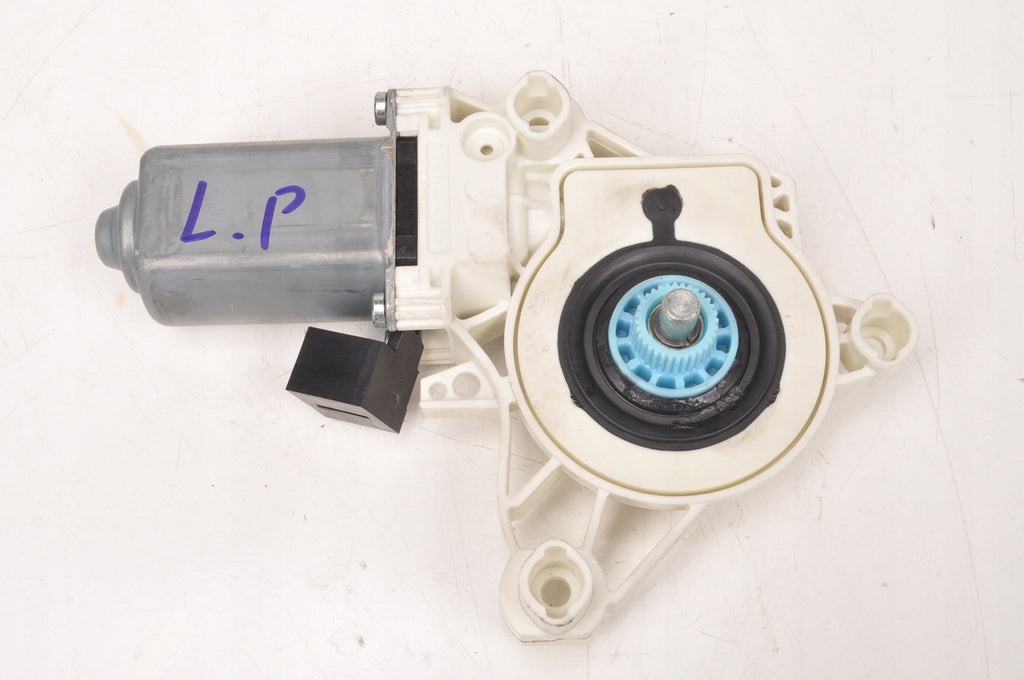 GOLF VII WINDSHIELD MOTOR LEFT FRONT 4K0959902 2020