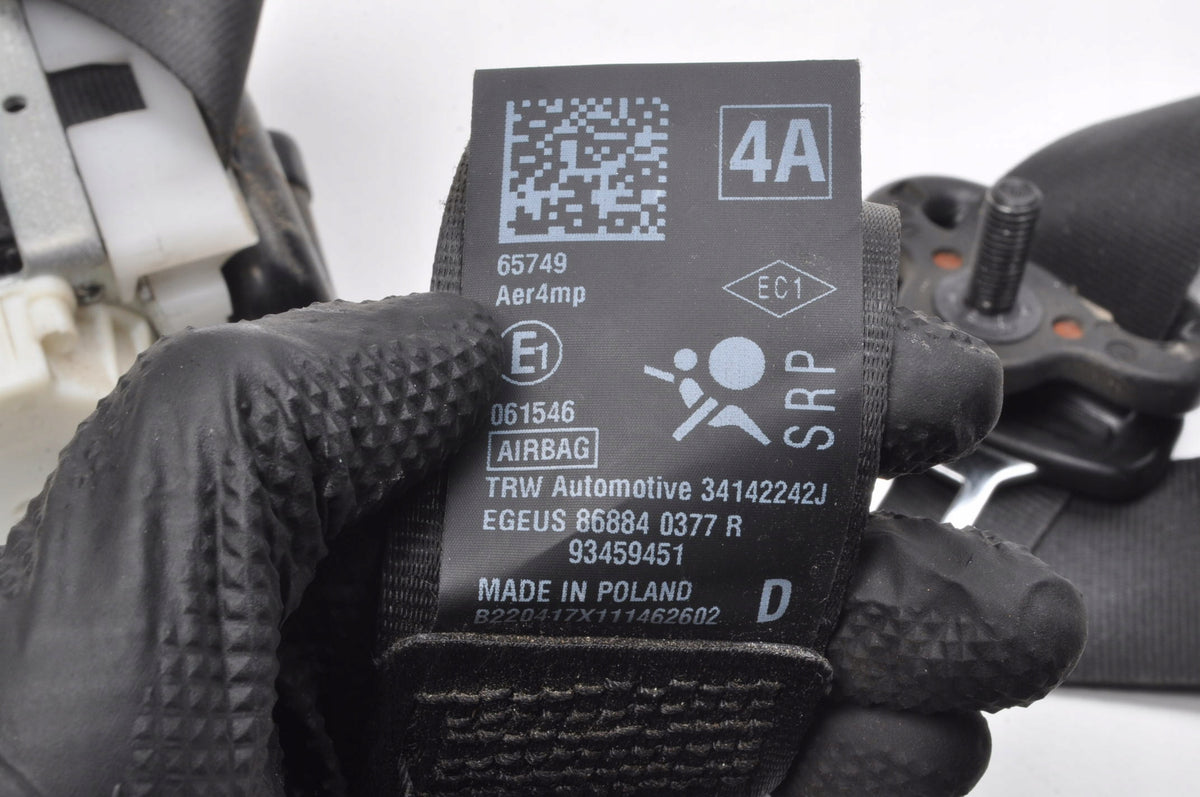 HIT VIVARO B TALENTO SEAT BELT RIGHT FRONT 868840377R