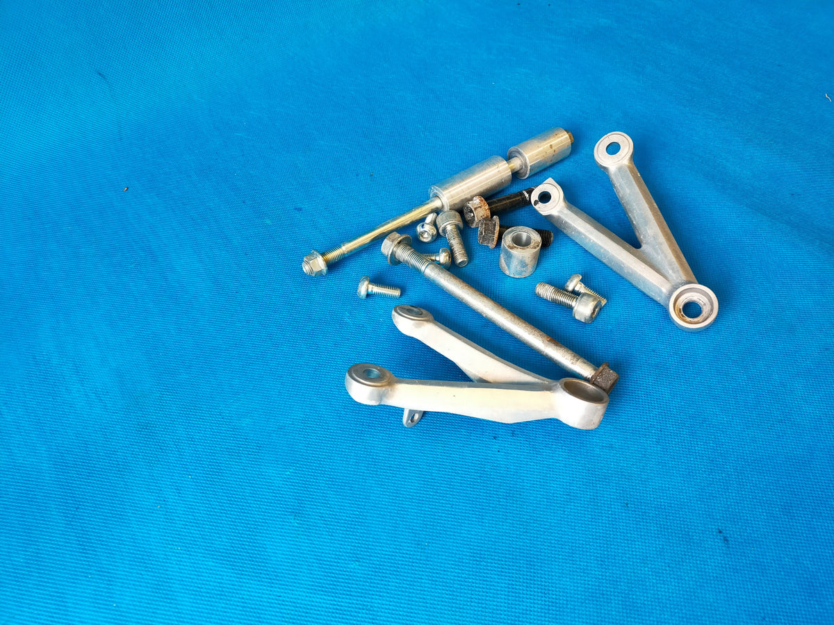 HONDA CBR 650 FA 2018 R COLOR R380 ENGINE MOUNTING SCREWS