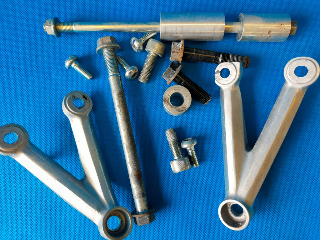 HONDA CBR 650 FA 2018 R COLOR R380 ENGINE MOUNTING SCREWS