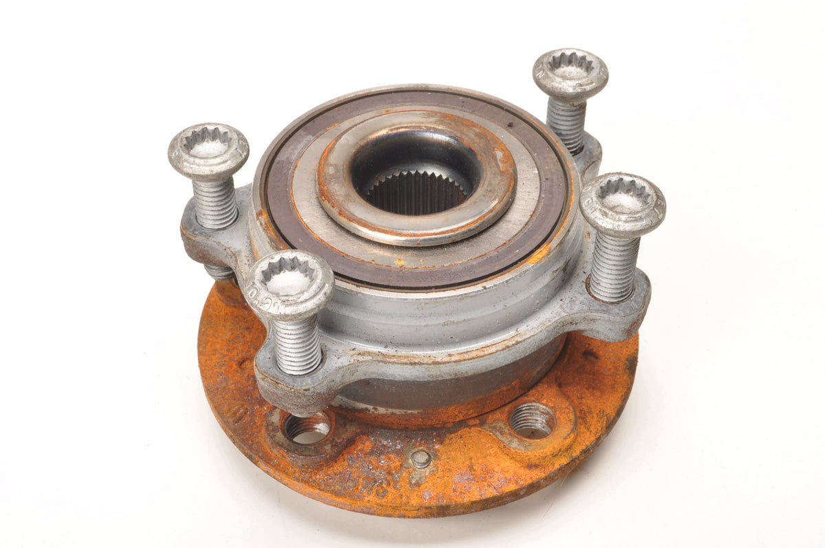 HUB RIGHT FRONT VOLVO XC60 II XC90 V90 S90 V60 S60