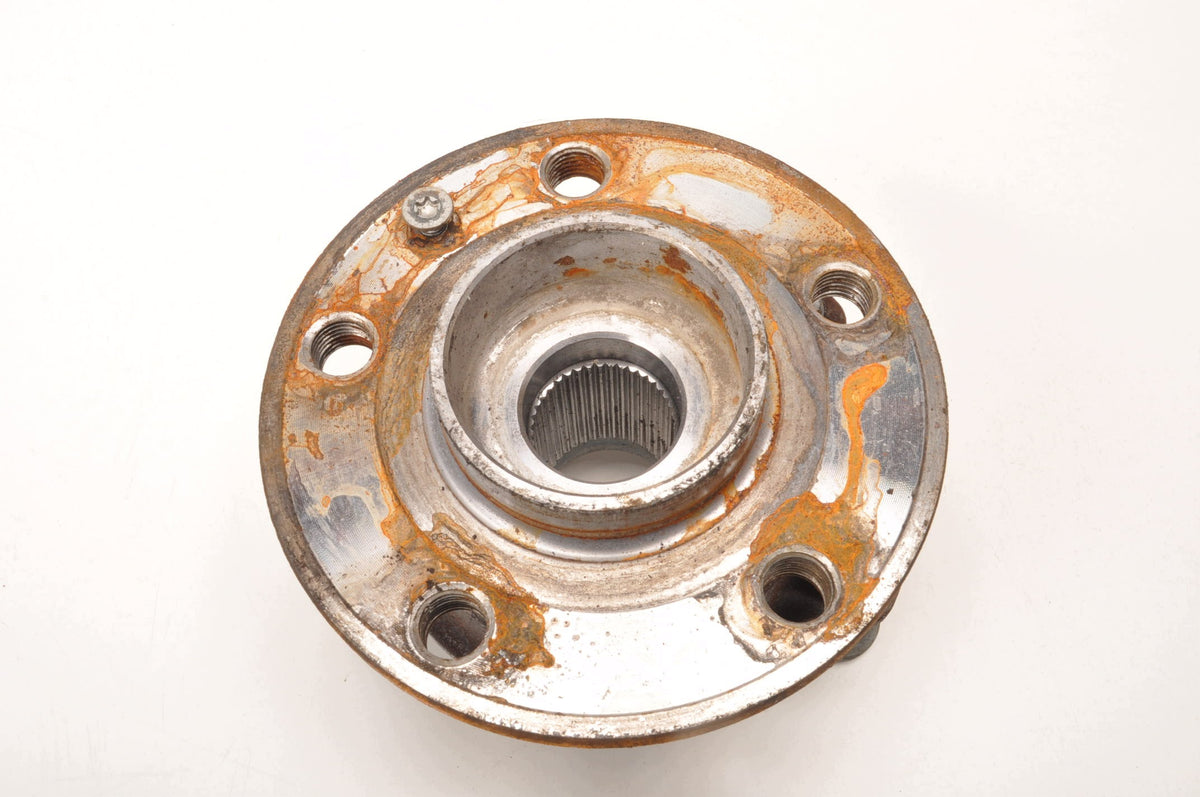 HUB RIGHT FRONT VOLVO XC60 II XC90 V90 S90 V60 S60