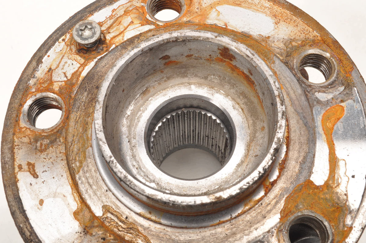 HUB RIGHT FRONT VOLVO XC60 II XC90 V90 S90 V60 S60
